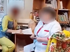 «Хватит!»: скандал в россошанской поликлинике попал на видео 