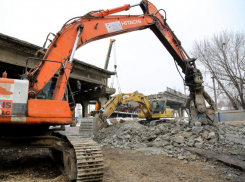 У виадука на 9 Января в Воронеже полностью разобрали пятый пролет