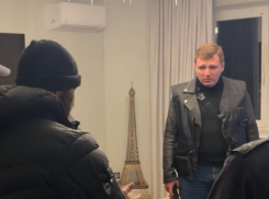 Как допрашивали мужчину, которого после двойного убийства схватили под Воронежем, показали на видео