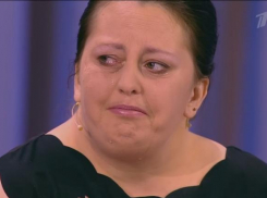 Жительница Воронежа в эфире Первого канала вернула 11-летнего сына и отца, которого никогда не видела