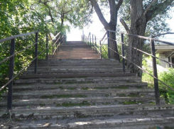 В Воронеже отремонтируют семь нагорных лестниц