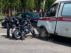 Скорая сбила байкершу в Воронеже