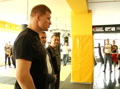 Боксер Поветкин оказался не в состоянии провести мастер-класс в Воронеже 