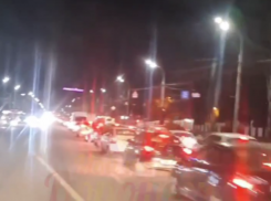 Лихой проезд скорой помощи с мигалкой сняли от первого лица в Воронеже 