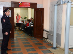 В Воронежской области на избирательных участках дежурили 5 тысяч полицейских (ФОТО)