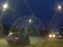 В двух шагах от смерти: бешеный гонщик едва не убил женщину в Воронежской области
