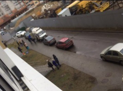 В центре Воронежа с 8 этажа упала девочка