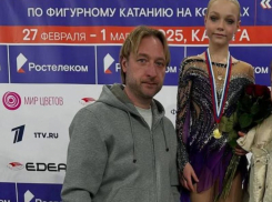 «Общественность испытает шок»: Плющенко пожаловался на маму воронежской фигуристки детскому омбудсмену  