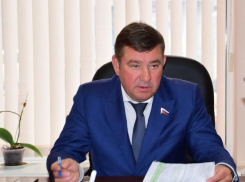 В праздниках и поздравлениях провел свой депутатский год единоросс Китаев