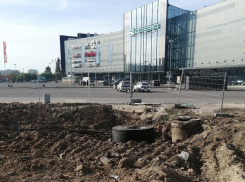 “Воз и ныне там”: раскопки у воронежской остановки задержались надолго