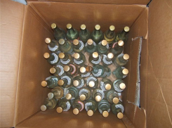 В Воронежской области у женщины изъяли 200 бутылок плохого самогона