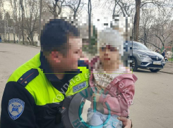 Кровавыми последствиями обернулась прогулка по Петровской набережной для маленькой девочки