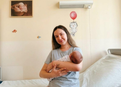 «Мировой литературе известно лишь о пяти похожих случаях»: сосудистые хирурги спасли жизнь беременной женщине в Воронеже 