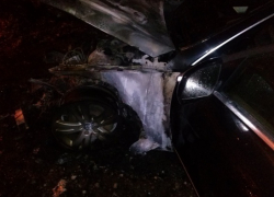 В Воронеже сгорела дорогая немецкая иномарка 