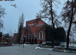 ВГТУ поможет выбрать цветовую гамму для фасада ремонтируемого Дома офицеров в Воронеже