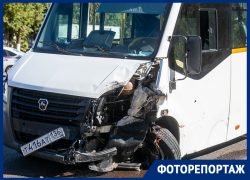 Полный разгром: маршрутка сыграла в бильярд с шестью машинами в Воронеже 