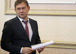 Владимир Нетесов дал депутатам домашнее задание на парламентские каникулы