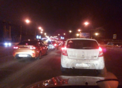 Мертвая пробка на мосту не пустила домой жителей Воронежа