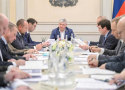 Как власти готовятся не допустить дорожного коллапса в Воронеже после первых снегопадов