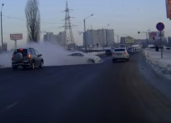 Зрелищный полет спортивного автомобиля в Воронеже попал на видео