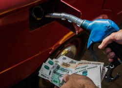 Ограничения на продажу бензина ввели на всех заправках «Татнефти» в Воронеже 