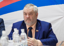 Несовершеннолетние дети любвеобильного депутата Жукова заработали миллион