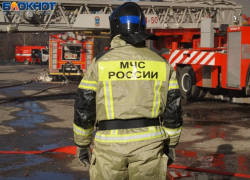 Упавшие обломки сбитого дрона ВСУ повредили стену сетевого магазина в Воронежской области