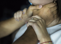 Рецидивист душил продавщицу ради 10 тысяч в Воронеже 