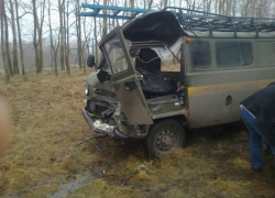 В Воронежской области оторвавшиеся колеса «Камаза» протаранили «УАЗ»