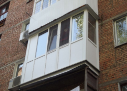 69-летний пенсионер упал с 9 этажа воронежской многоэтажки