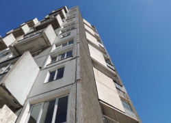 Женщина выжила после падения с 17-го этажа в Воронежа