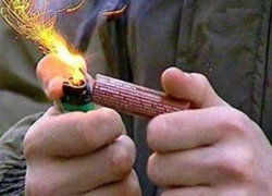 Разорвавшаяся петарда покалечила 26-летнего воронежца