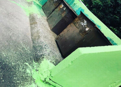 Воронежцы возмутились, как управляющая компания изуродовала контейнерную площадку