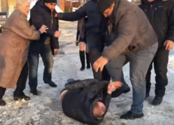 Толпа жестоко избила блогера за дрифт в Воронеже