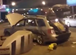 Последствия лобового столкновения иномарок у авторынка в Воронеже попали на видео 