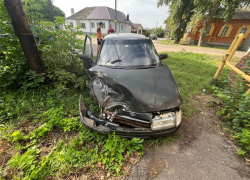 Опубликованы фото с места жесткой аварии с тремя пострадавшими в Воронежской области