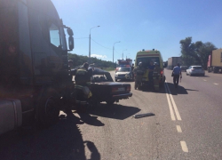 В ДТП на воронежской трассе погиб мужчина и пострадала беременная женщина