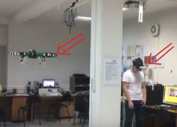 На видео попало, как воронежский ученый управляет глазами дронами