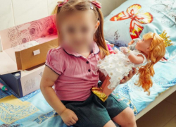 Брошенная матерью-проституткой девочка обрела новую семью в Воронеже 