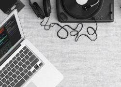 Мужчина избил приятеля за музыкальные предпочтения в Воронеже