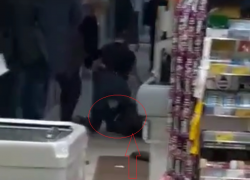 Избиение продавщицы в «Магните» попало на видео в Воронеже
