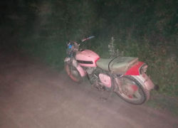 Пьяный мужчина на розовом мотоцикле попал в ДТП в воронежском селе
