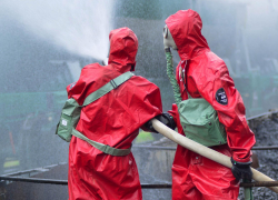 Ночной пожар полностью уничтожил квартиру в жилом доме в Воронеже