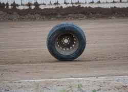 Оторвавшееся колесо фуры спровоцировало массовое ДТП с пожаром на М-4 «Дон»