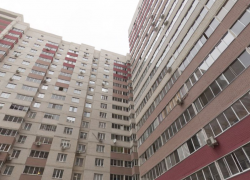 Труп мужчины обнаружили под окнами многоэтажки в Воронеже