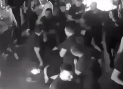 Начало смертельной драки в воронежском баре попало на видео