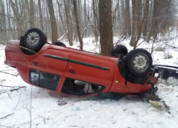 Водитель Renault перевернулся на крышу на М-4 «Дон» в Воронежской области 