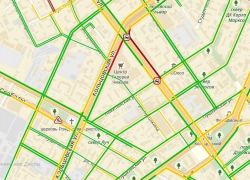 Из-за ДТП маршрутки и легковушки часть Плехановской в Воронеже стоит в пробке