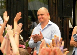 Элитный автопарк при скромных доходах показал депутат Виктор Ковалев 