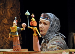 В Воронеже бабушка Королькова рассказала малышам сказки